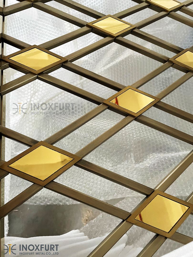 JohnnyOu11's tweet image. Philippine Resort Project Hotel #LoungeDecorativeWall #StainlessSteel Tube Welding #ScreenPartition Case. 
Process details:
Material: Stainless Steel #304 
Color plating: PVD coating
Metal works: Welded + Brushed + Polished
Pls feel free contact us:
Email: johnny@gdgdzp.com