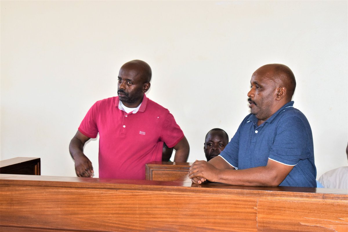 TrillUganda's tweet photo. No one is big ,Turyarugayo Edward aka Charles Ocom & Babibaasa Frankline aka Maj. Muhindo at Mwanga II Chief Magistrates Court on charges of Impersonation, Forgery and Uttering False Documents.They were impassionating as Statehouse Anti corruption officials
#ExposeTheCorrupt https://t.co/5Btw4gFJ3T