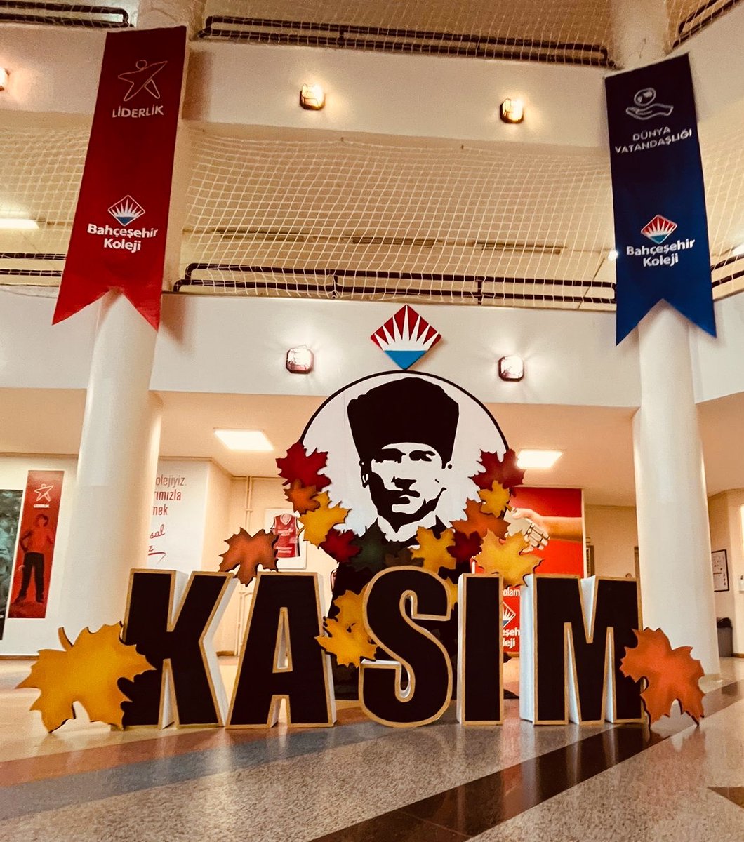 Baktığımız her yerde sen.
Son Kasım’a kadar...
#İzindeyizAtam