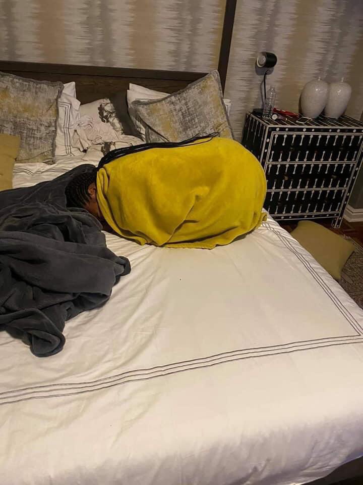 Tegadeyforyou's tweet image. Only women understand what's going on here😩💔