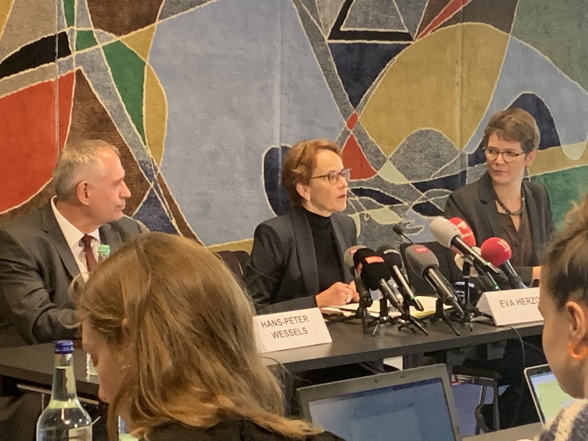 Christa Gall tweet media