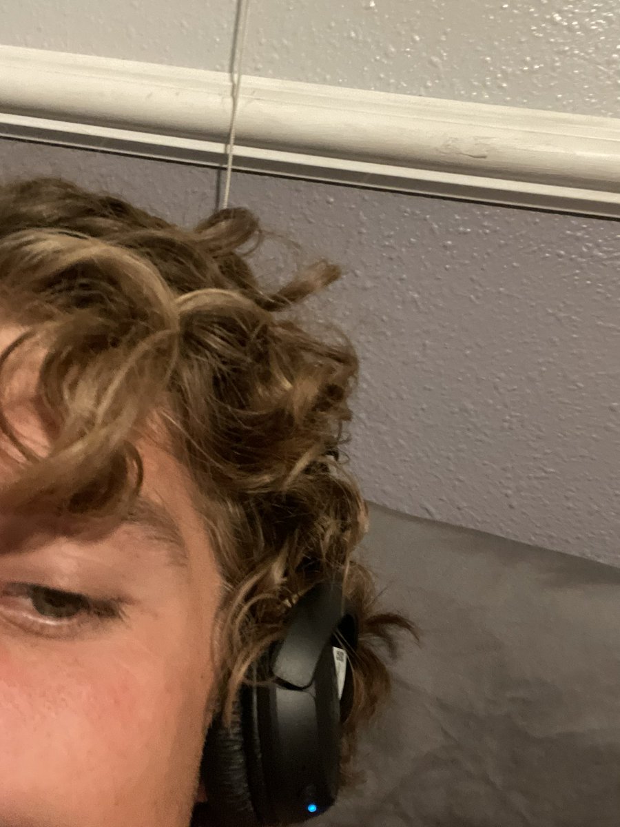 Jonathanskates_'s tweet photo. 🤠🤠 https://t.co/3k0MMLYYar