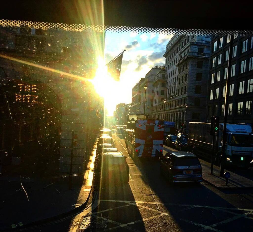 malumpfy's tweet photo. Puttin’ On the Ritz, riding home into the sunset on the top deck of the 19 bus on Piccadilly, three years ago, today
#puttinontheritz #theritz #piccadilly #viewfromthetopdeck #sunset #londonbus #sundown #ridingintothesunset #stjames #westend #westminste… https://t.co/C5oOVA6LZa https://t.co/Bk2Dhe4QmV