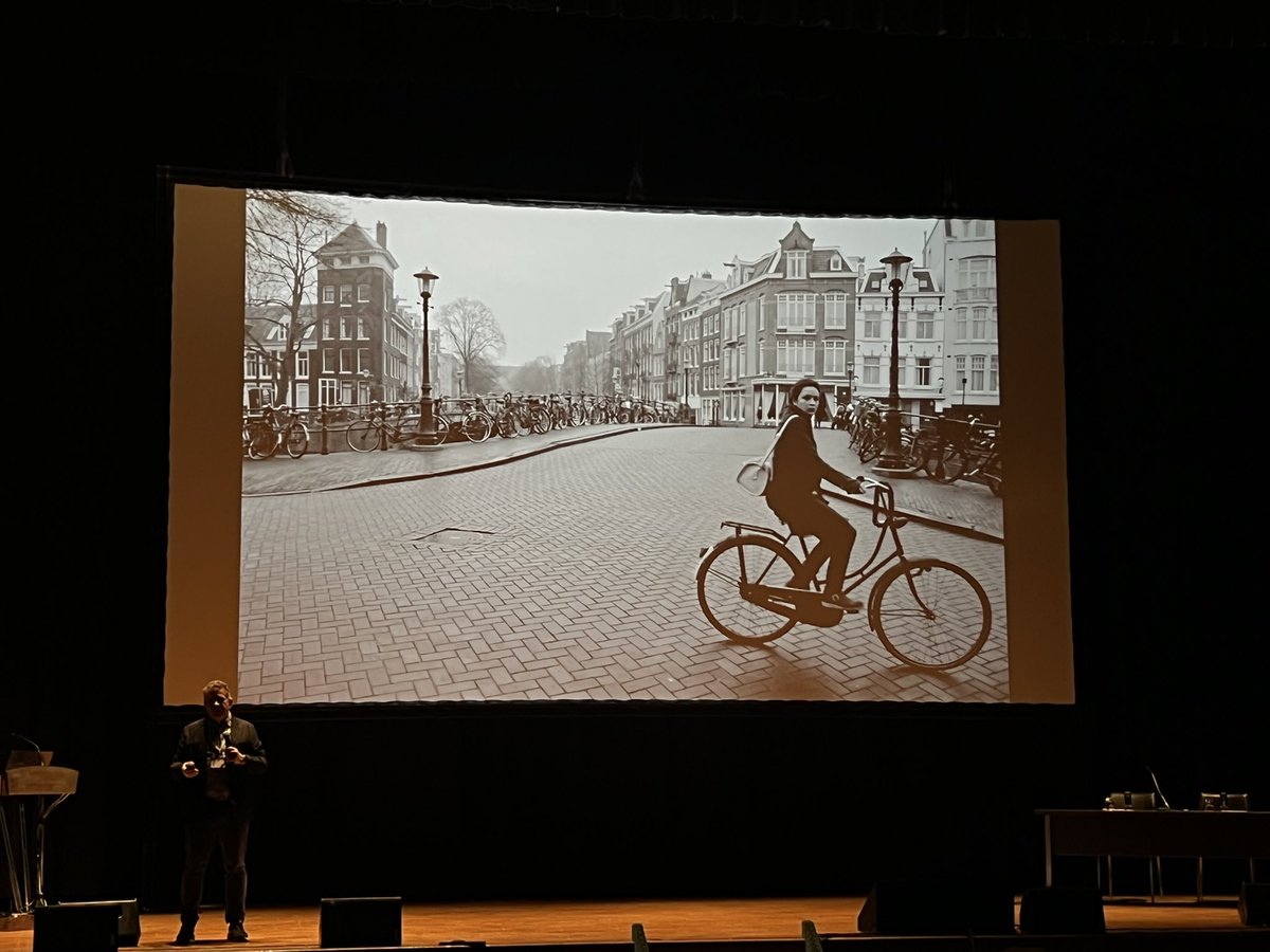 Lucy D Gunn tweet media