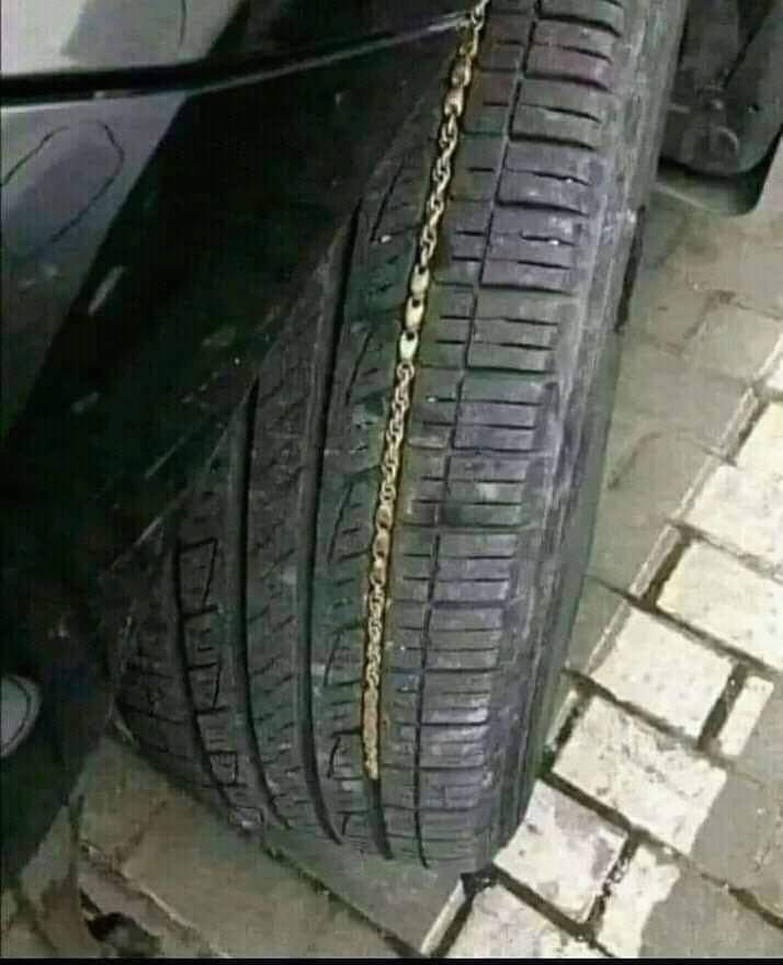 لما تكون راضية عليك أمك وأم أمك وأم كلثوم وأم أربعة وأربعين  
وأم المصريين..🙂😂