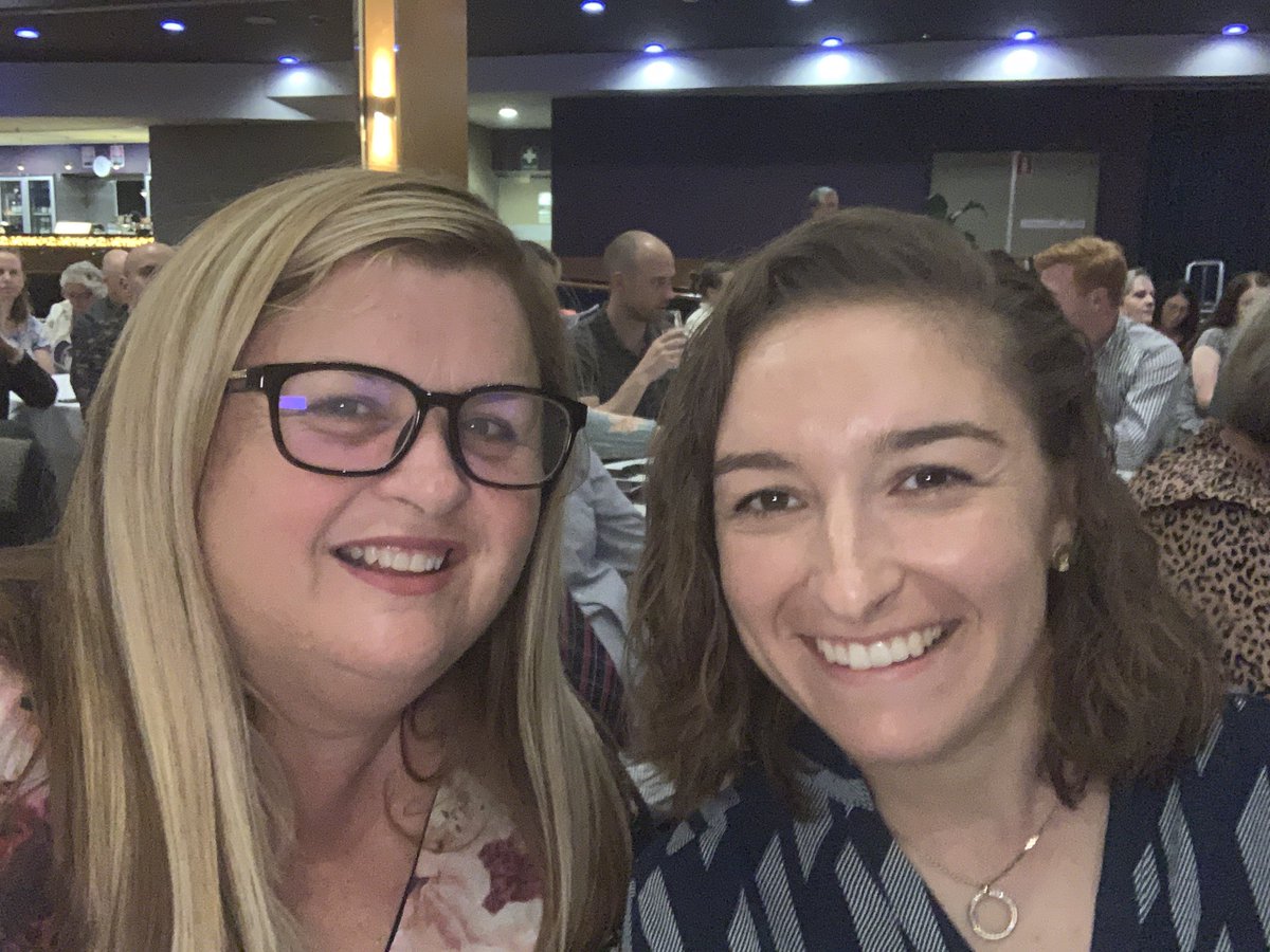 kylie_lyneham's tweet photo. Celebrating the achievements of this superstar who received an award acknowledging her outstanding work as an Early Career Teacher. Fantastic awards ceremony for the Met South and West Performance Directorate. #sackcess @_iEndo @DebSummerhayes @SackvilleStPS https://t.co/VmZmJFYsZa