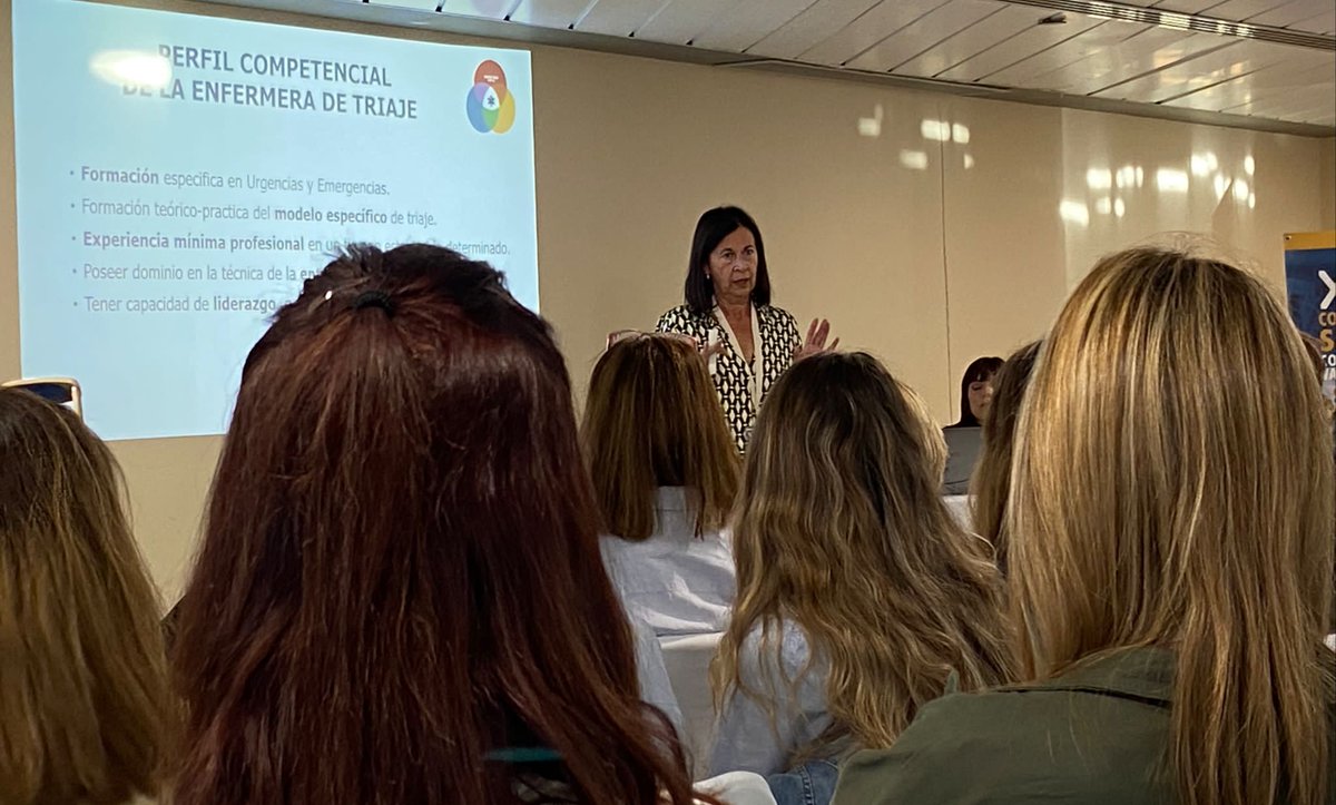 TejeraMg's tweet photo. #semescv22 
Taller triaje avanzado
Brillantes Yolanda Marina y , @FeliTalens @semesCV
@SEMES_ @ermurse78 https://t.co/5hibL3OHCq