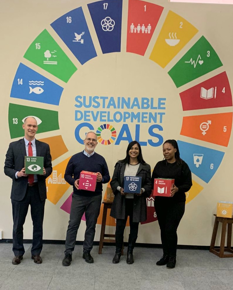 Great visit and introduction to Karl Adam (public Diplomacy Desk Officer), Frank Whitaker (Counselor of Public Affairs) @USEmbassySA and Dr Ramoutar-Prieschl (Head of Research Capacity Development ) @Tukkies . We look forward to great partnerships

#education4sdgs #scienceforgood