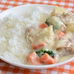 ご飯にシチューかけるかかけないか論争。あなたはどっち？