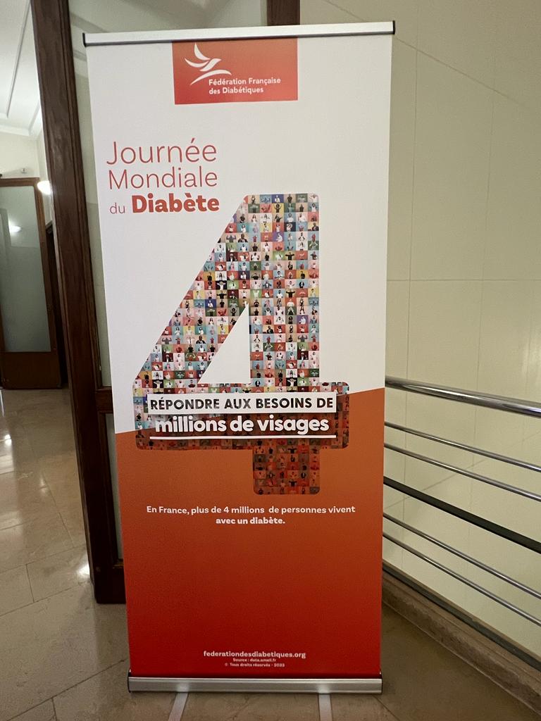 beadescamps's tweet photo. Lundi, c'est la journée mondiale du #diabete... En France, 4M de personnes sont touchées par cette maladie.
Nous sommes ce matin en colloque avec la @FederationAFD, en présence de @agnesfirmin. #4Mdevisages https://t.co/1zJg2qPEGo