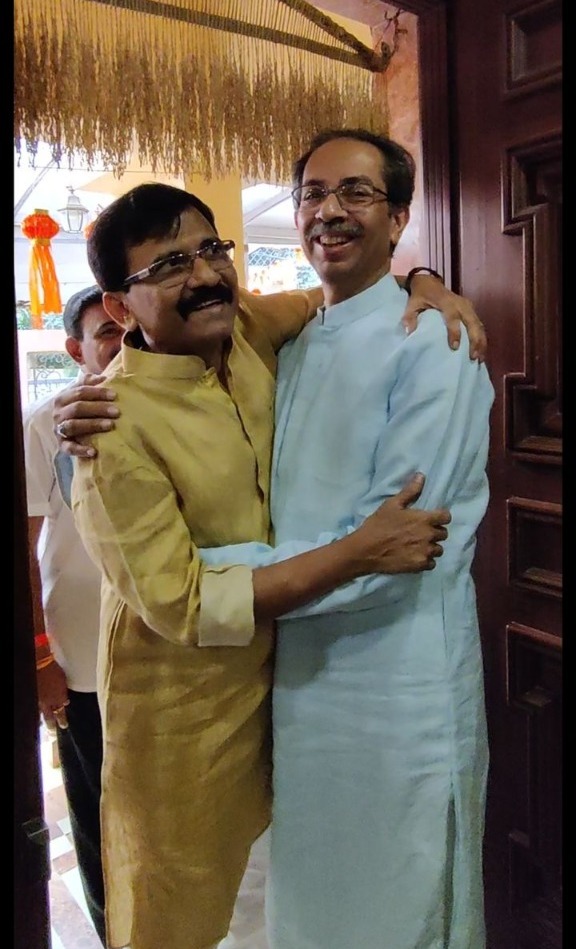 LoksattaLive tweet media