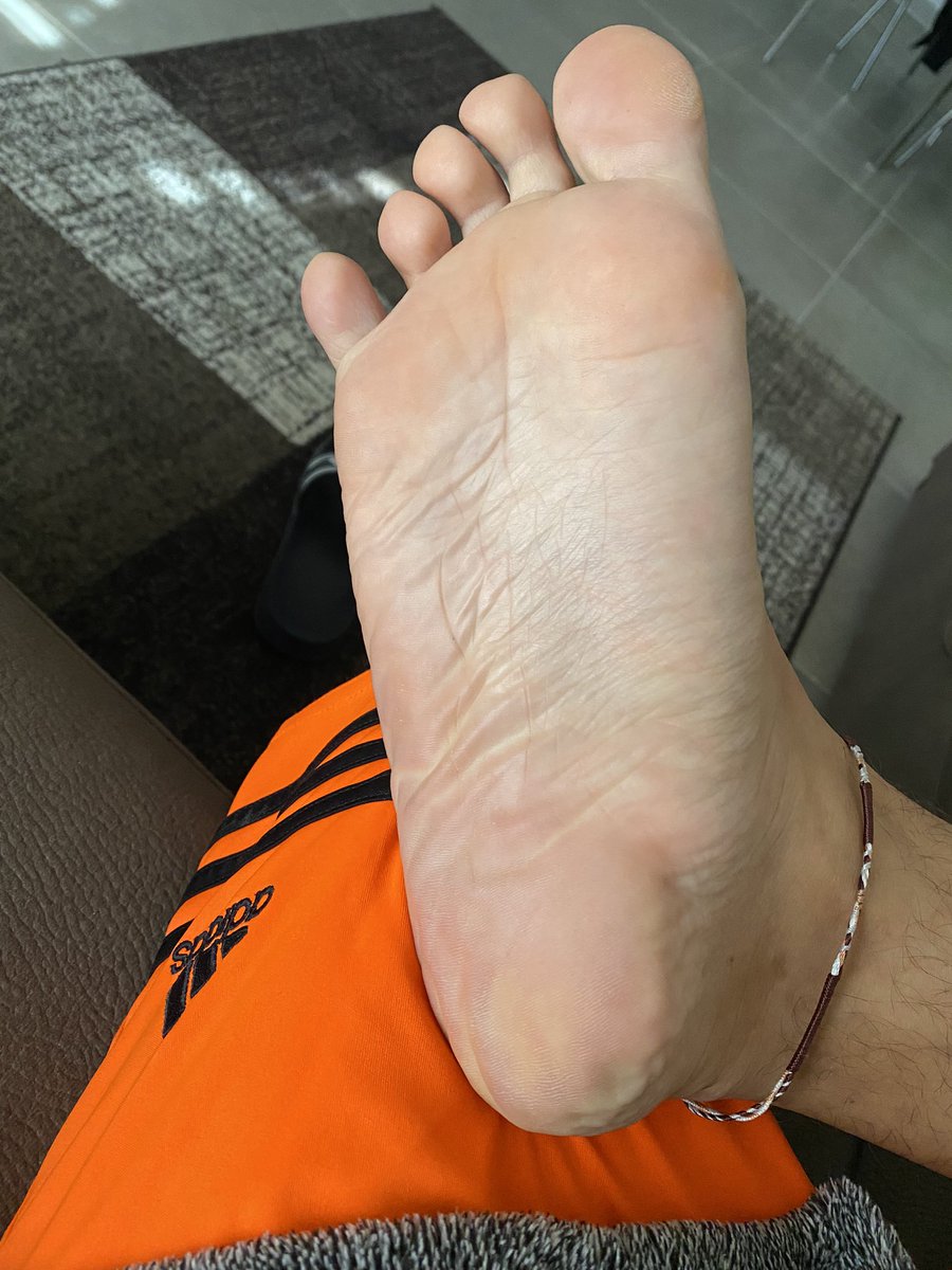 michael12762399's tweet photo. Vieni e …. #feet #feetfethish #feetfinder https://t.co/CyFwAw5mdM