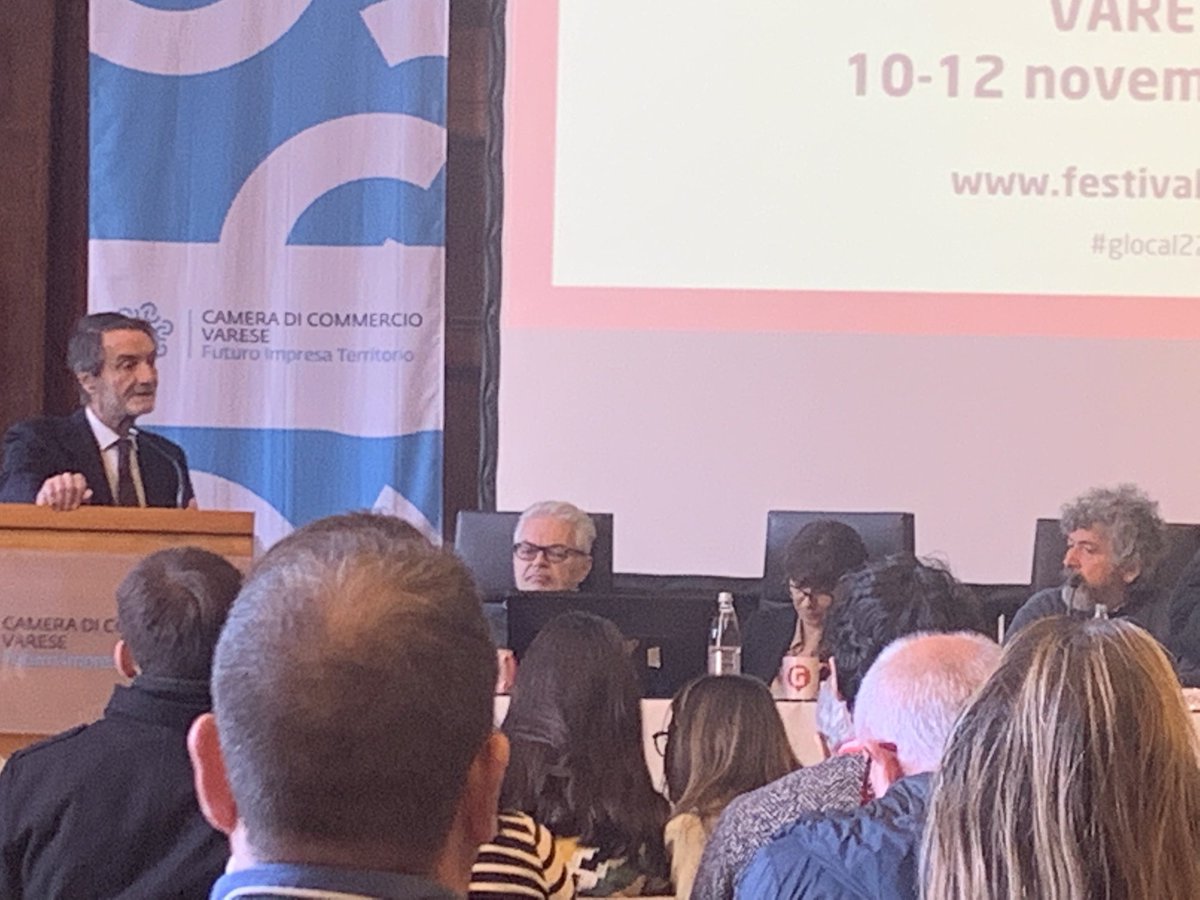 “#Varesenews storia di un successo editoriale”, dice ⁦<a href="/FontanaPres/">Attilio Fontana</a>⁩ a ⁦<a href="/festivalglocal/">Festival Glocal</a>⁩