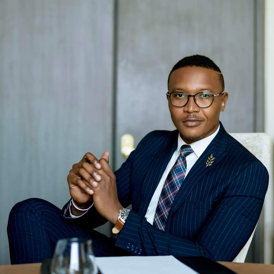 Find time to put in your vote for <a href="/kombalume/">Komba</a>, he has been nominated for the award Non Bank Financial Institution CEO of the Year in the 2022 Banking and Finance Awards.

VOTING IS OPEN: Voting Link: forms.gle/X3aMbT2uBbBmjV…. 

#ZedTwitter 
#Retweet