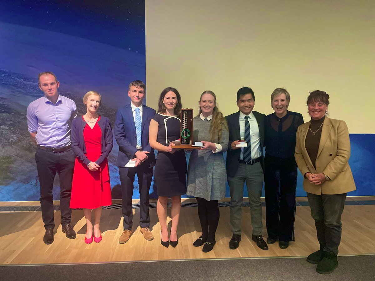 Thank you to all the students who participated in the Dr Jack Flanagan medal last night, and congratulations to @tcddublin @TrinityMed1 for the well deserved win. See you next year 😊