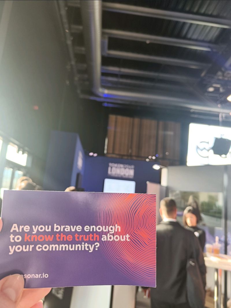 deepsonarapp's tweet photo. If you're at #TOKEN2049 Day 2 and want to talk community, just ping @LukasMacner and he'll find you :) https://t.co/RB80E4PBJZ