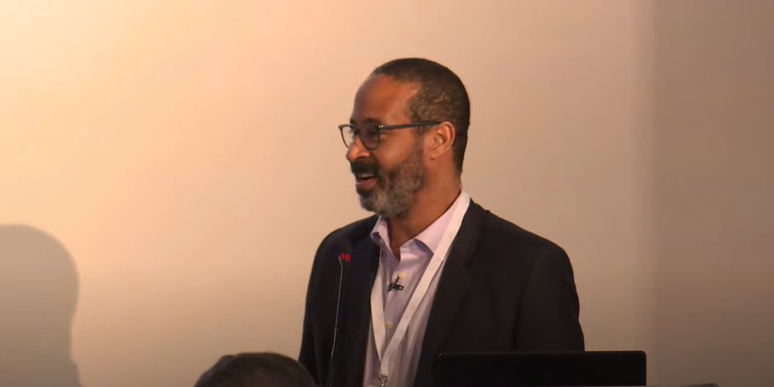 And Day 2 of the RCPCH Adolescent Health Conference kicks off with our plenary with Professor <a href="/David_L_Bell/">David L Bell</a>

 #RCPCHyouth22