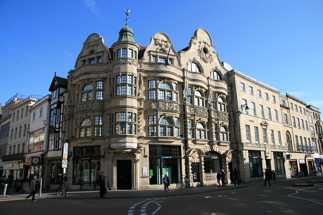 ThamesCruises's tweet photo. Photo By PublicDomainPictures | Pixabay 
 #oxford #stores #street #retail #britishdesigned #streetfashion #britishdesign #shopper #retailing #retaildesign #storedesign #fashionretail #fashionbusiness #oldlondon #streetsoflondon #retailshopping #business #fashion #fashiondesign https://t.co/gjCroRajXo