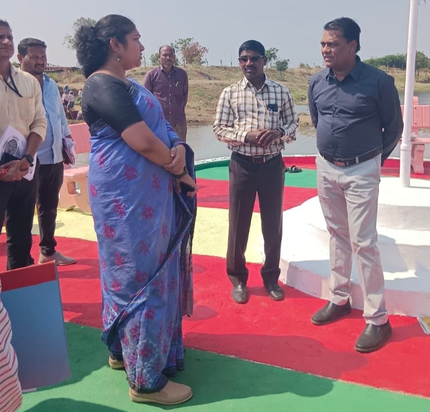 GPBhupalTegnoor's tweet photo. ಗ್ರಾ ಪಂ #ಭೂಪಾಲ_ತೆಗನೂರ ತಾ//ಜಿ// ಕಲಬುರಗಿ.

ರಾಜ್ಯ MGNREG ಆಯುಕ್ತರಾದ @shilpa_nag ಮೇಡಂರವರು ಅಮೃತಸರವರಕ್ಕೆ ಭೇಟಿ ನೀಡಿದರು ಸಂದರ್ಭದಲ್ಲಿ DS ಬಿ ಎಸ್ ರಾಠೋಡ ಸರ್  ಮಾನಪ್ಪ ಸರ್ EO AD TC ಹಾಗೂ PDO ಇತರರು ಇದ್ದರು.

@b_mattimadu @lkatheeq @readingkafka @CommissionerNR1 @PD_ZPYadgir @ZP_Kalaburagi @MgnregsK https://t.co/VaEZBaTWQW
