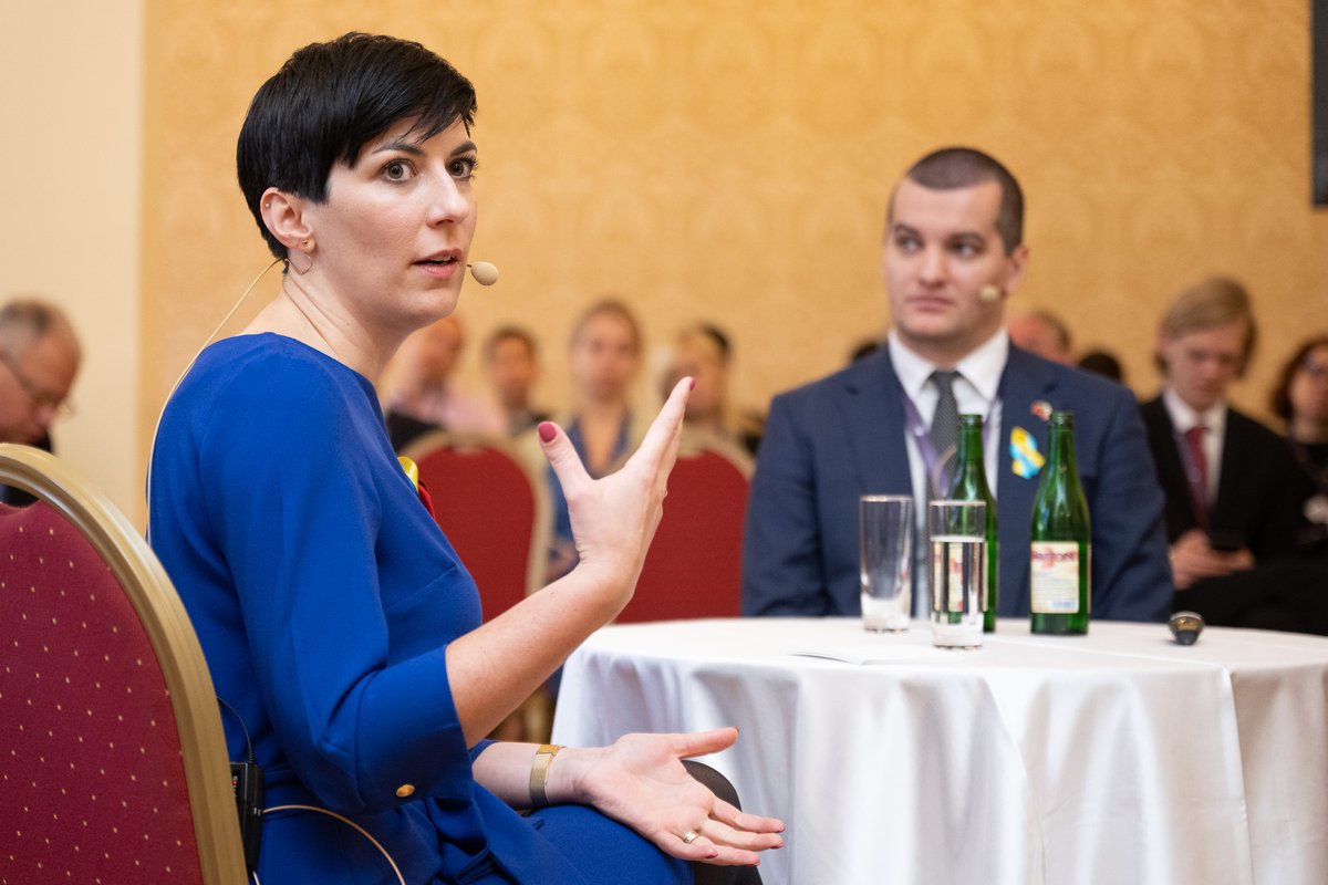 _EuropeanValues's tweet photo. (From the European level)..."We have to keep using our tools and this pressure and as well support all media which are not controlled by the governement and support them to be able to still bring objective facts and reports and investigate in 🇭🇺".
@market_a
#EVSummit2022
🧵 4/5 https://t.co/MtZbu6RID2