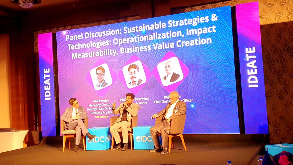 IDCMEA's tweet photo. #Sustainability is a major #Businesstrend! Anil Pandey, @Accenture @Accenture_ME joined by Phanish K Bhardwaj, #UrbanGo & Raji Hattar, @Aramex | #IDCALLIANCE #MiddleEast https://t.co/X0U3LkdwLI