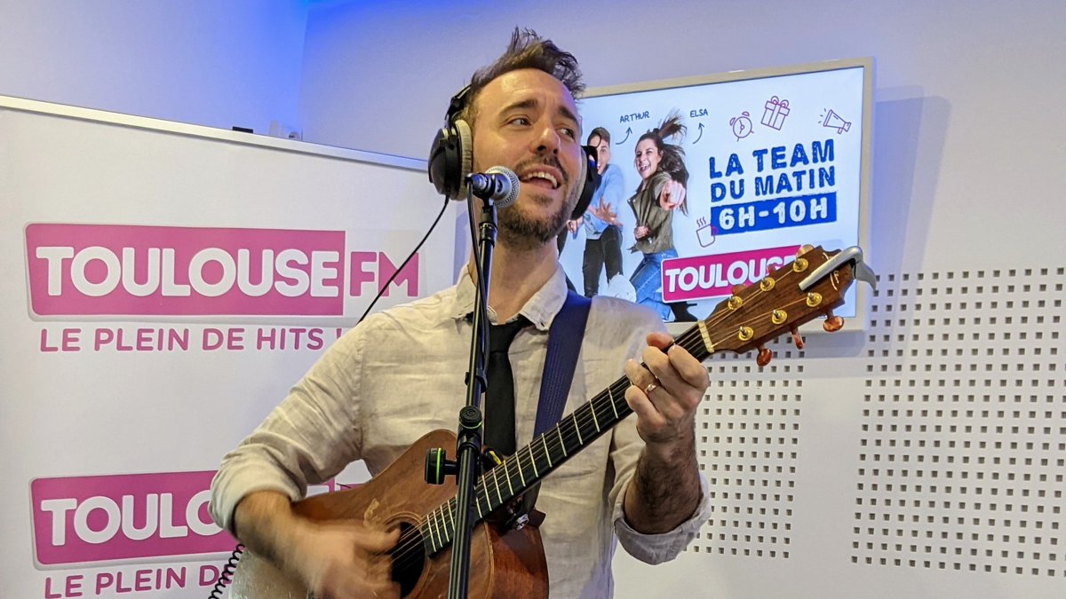 ToulouseFM's tweet photo. Super moment avec @Charlie_Winston en live sur Toulouse FM ce matin 😍🎶 https://t.co/AI8V1uJI9y