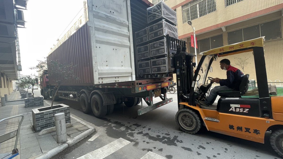 Jasonlitevision's tweet image. New shipment stage lighyts.

#stagelight #stagedesign #stagedesigner
#stagephotography #stagelights #eventplanning
#stage #eventos #eventplanners #beamlights
#beamlight #event #stagedecor
#stagedecoration #eventdecor #stagedesigner
#eventplanner