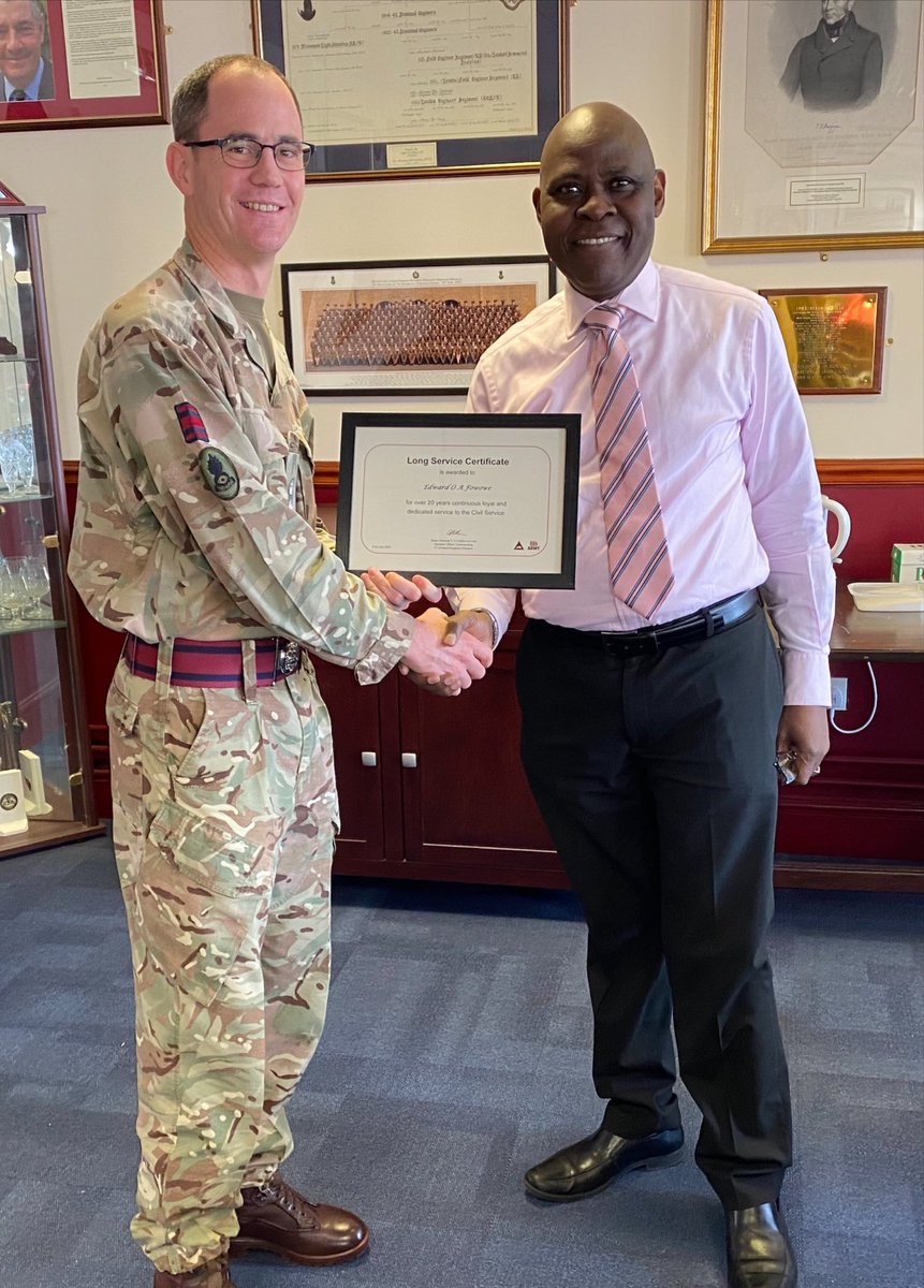 Yesterday we were able to recognise the incredible commitment of two of our Civil Servants, without whom the Regiment would struggle to function.

Lucy Thomas and Yomi Fowowe have dedicated over 20 years to the Civil Service and we were thrilled to celebrate that achievement.
