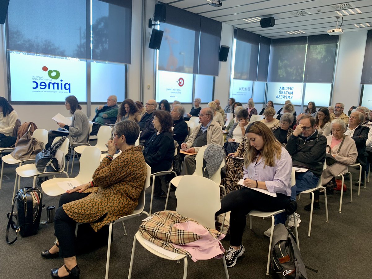 ccmaresme's tweet photo. Jornada important per a la gent gran #maresme.
Avui és constitueix l'Assemblea General del Consell Consultiu.
La vicepresidenta #ccmaresme @1968Maite obre l'acte en el qual també hi participa el Consell de la Gent Gran Catalunya i l'Oficina de la Gent Gran Activa https://t.co/kPByMgrMLc