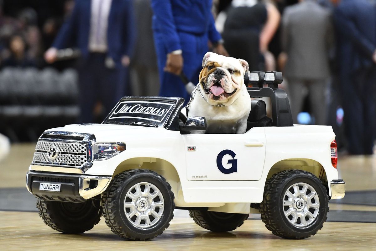 Let's roll! Thrilled that <a href="/CoachEwing33/">Patrick Ewing</a>  &amp; his <a href="/GeorgetownHoyas/">Georgetown Hoyas</a> are back on Victory Street. Keep going!  #HoyaSaxa
