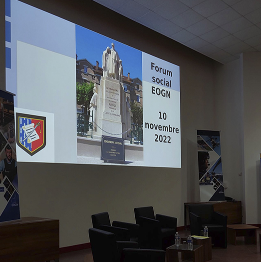 CNGendarme's tweet photo. #ForumSocial2022 Une journée sous le signe de l'accompagnement #social s'ouvre à l' #EOGN pour sensibiliser élèves et officiers de la @gendarmerie, avec un #hommage incontournable au Capitaine PAOLI, fondateur de la @CNGendarme (avec @c1_eogn) https://t.co/2F7jyyA5Zu