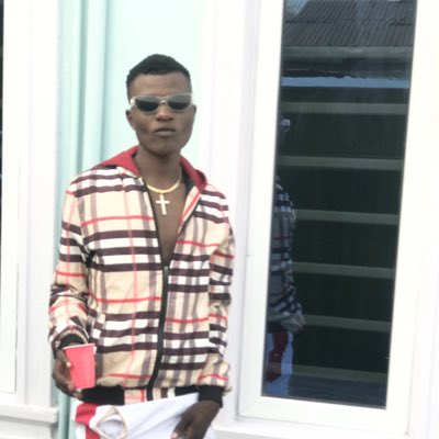 Splendour_dazzy's tweet photo. #NewProfilePic https://t.co/8kmII680F8