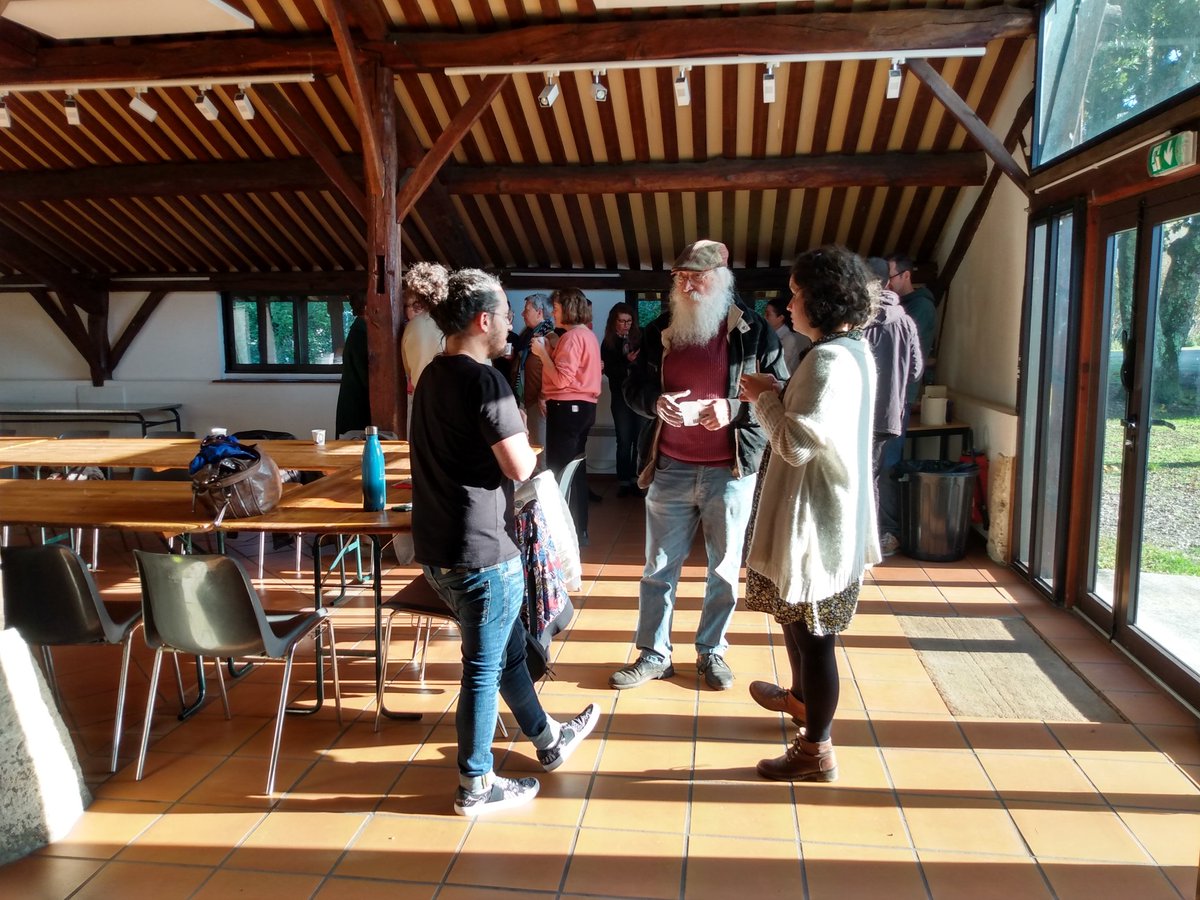 Et c'est réparti! Après 2 ans d'interruption, la communauté Archéo <a href="/EchoSciNA/">Echosciences N-Aquitaine</a> redémarre le cycle de rencontres sur la médiation en archéologie et se réunit au #MuséeDuLac de Sanguinet pour parler d'inclusion avec Alexia Sonnois  de <a href="/capsciences/">Cap Sciences</a> et l'équipe de #caparchéo.