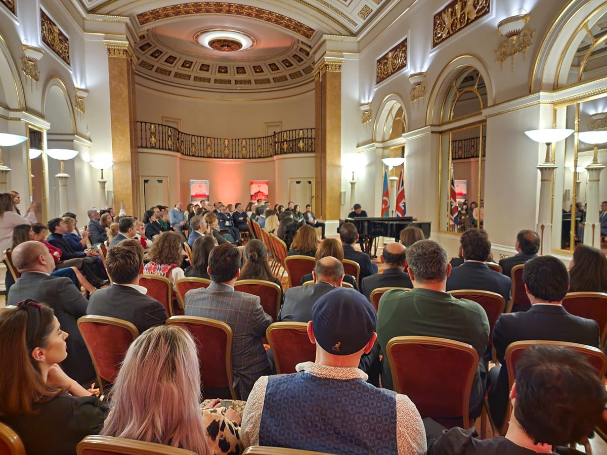ElinSuleymanov's tweet photo. What an amazing evening celebrating the Azerbaijan Flag Day with super talented @isfarsarabski in London! Thank you to all who joined us and to @Sabi_Violin for your music and support!
🇦🇿🇦🇿🇦🇿🇦🇿🇦🇿🇦🇿🇦🇿🇦🇿🇦🇿
https://t.co/NymYck9nLz https://t.co/NN8K1uzyp6