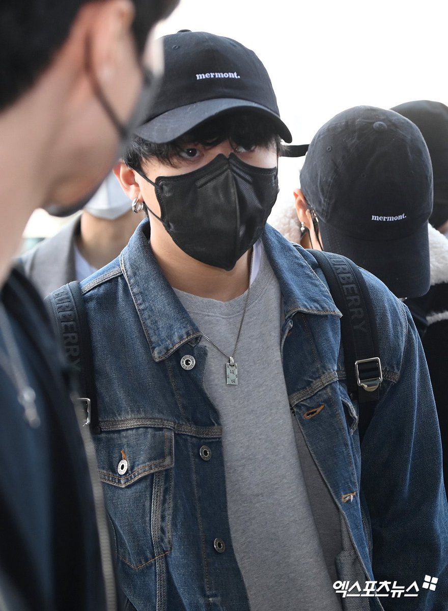 pineapple_je's tweet photo. [ MY GO 🇲🇾]
mermont Logo Cap (Black)

💰Full price RM235
+ Local postage RM8WM / RM15EM

DM to order 💌

#pineappleje #straykids  #skz #pasarskz https://t.co/1tEYSE1Ita