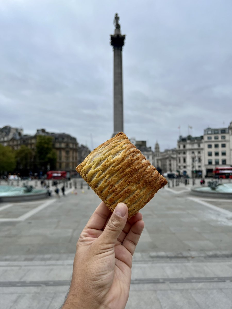 Happy Festive Bake Day!

#greggs #festivebake