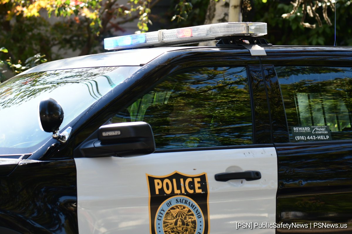 PSNews_Sac's tweet photo. #POLICELOG #TrafficStop #Arrest
Northgate Blvd/Rosin Ct
11/8 at 11:12 P.M.
Officers conducted a... stop on a vehicle. During the investigation, he was found to have an outstanding warrant and in possession of narcotics. Driver was arrested for warrant and narcotics violations. https://t.co/CfucoQAGGW