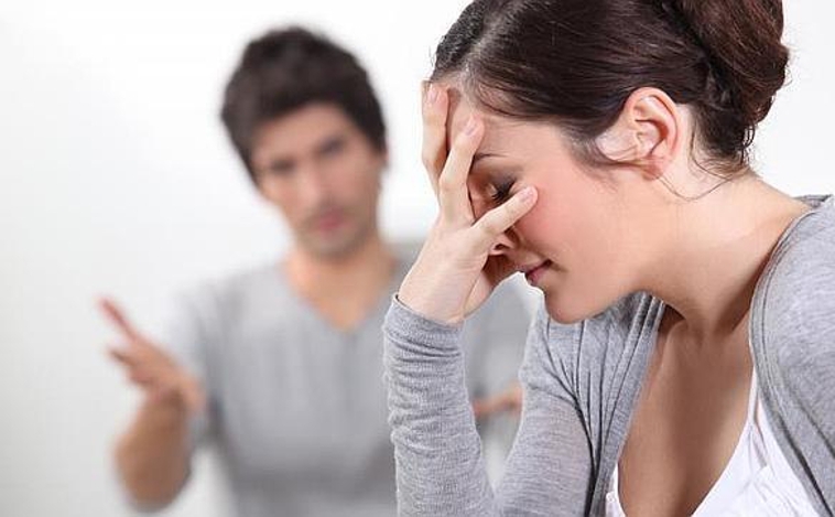 «Nos enfadamos en el trabajo, nos montamos un diálogo interno... y explotamos en casa» familia.abc.es/4tlsl6