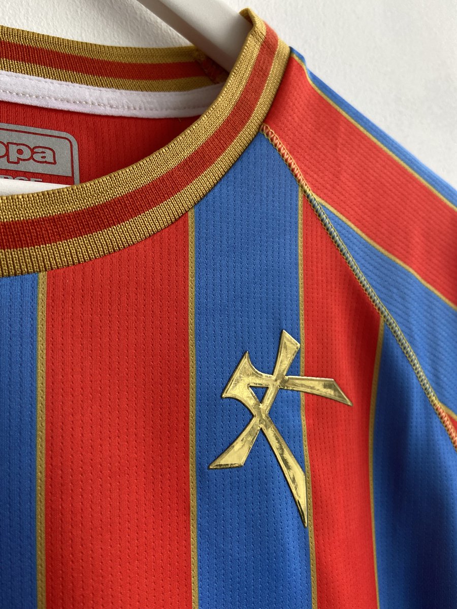 cultkits's tweet photo. 🚨 GIVEAWAY TIME 🚨

The good people of @AKFC66 have sent us their lovely new #Kappa third shirt.

Want to win it? Simply...

1. Like &amp; Retweet
2. Tag a friend
3. Follow @cultkits &amp; @AKFC66 

Winner announced 12.11 (shirt size XL). https://t.co/JYWDoi8J4L