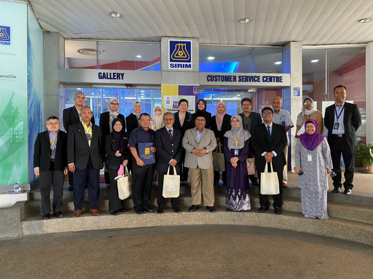 shahrulmiza9101's tweet image. We are also fostering closer working  relationship with @SIRIM_Berhad on sustainability, Industry 4.0, automation, product/process innovation, testing and certification. Part and parcel to strengthen the ecosystem for Mid-Tier Companies. #MTCDP #MATRADE