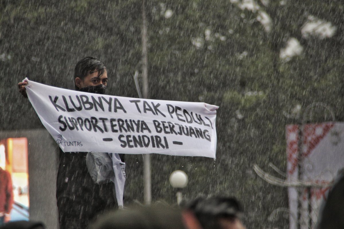 #UsutTuntasTragediKanjuruhan