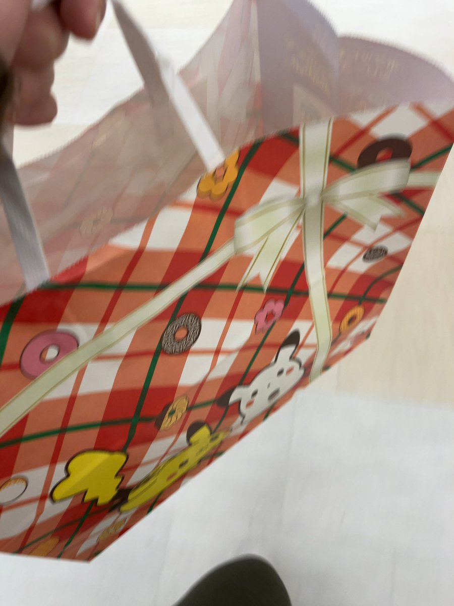 「ポケモンミスド受け取り来た〜('˘`*)袋もドーナツも全部可愛い 」|せあらのイラスト