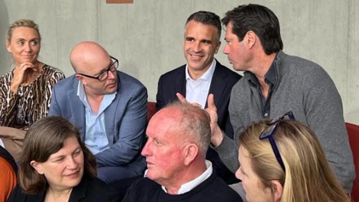 INSIDE STORY: A grand final eve meeting between Premier Peter Malinauskas and South Australian football powerbrokers in a Melbourne hotel room has helped Adelaide wrestle the AFL’s inaugural “Magic Round” away from NSW. bit.ly/3NRBL4K Story with @paulstarick
