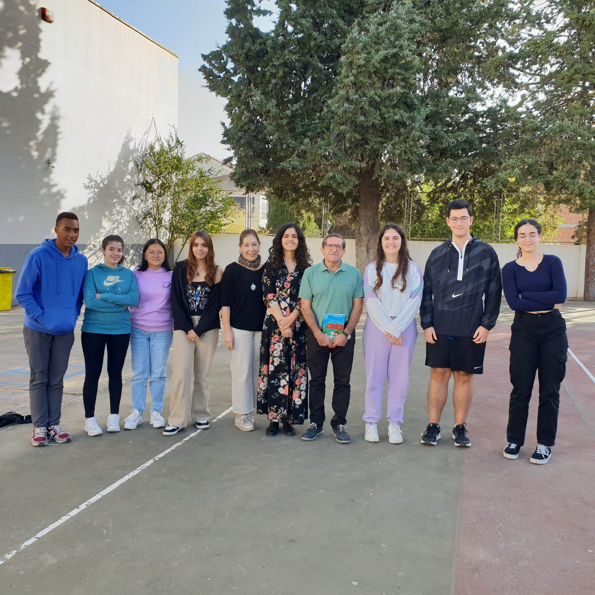 AlmanzoraPulmon's tweet photo. ¡El pasado martes 27 de octubre nos visitó el alcalde de #Seron, Manuel Martínez, y la concejala de igualdad, Caridadl! 🤩🤩
💚¡Muchas gracias, Serón!💚
¡Dadle❤️y🔁para que más gente conozca este proyecto!
#sierra #Alcale #SierraFilabres https://t.co/LbRTg4Tpu0