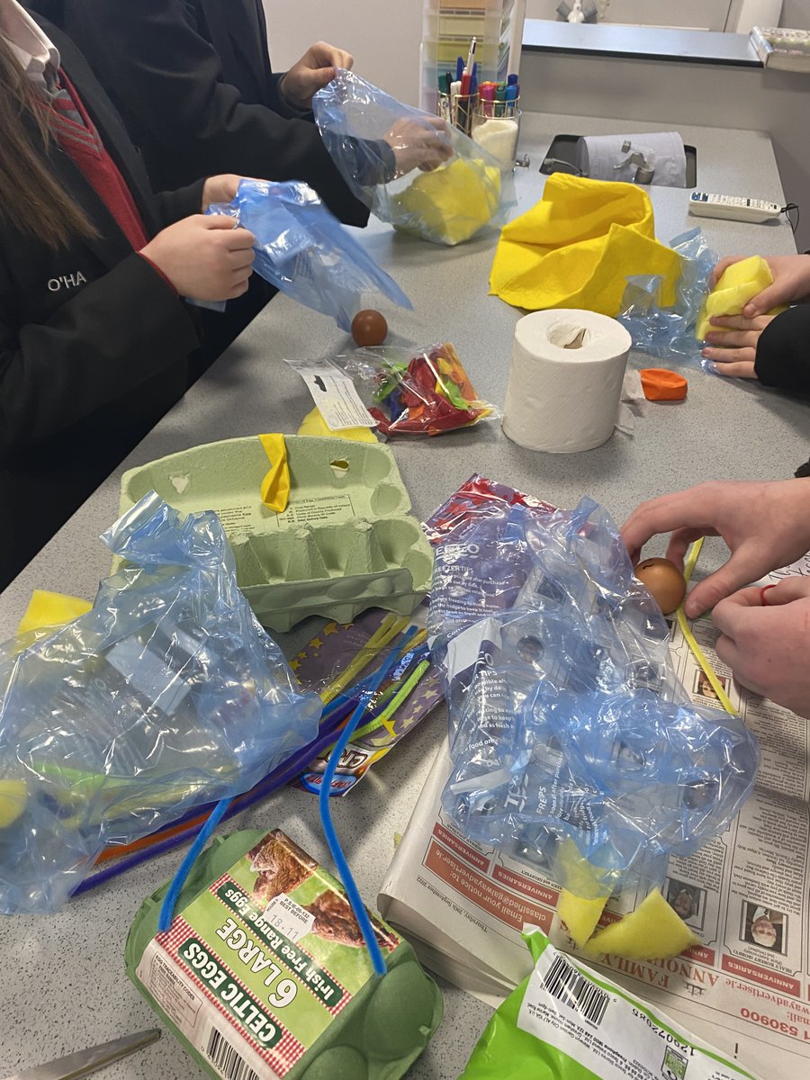 MissFox_Science's tweet photo. Great fun was had in @ClaregalwayColl science club this morning, looking at gravity and air resistance with a less messy take on the classic egg drop experiment! https://t.co/dnycG9Eozg