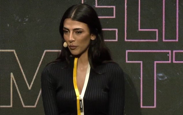 YseFrancy's tweet photo. Adoro Giulia è davvero super interessante quando parla non riesci proprio a staccarti
Sono molto d'accordo con quel che sta dicendo
#influenceday #PRELEMI https://t.co/sezEea68hp