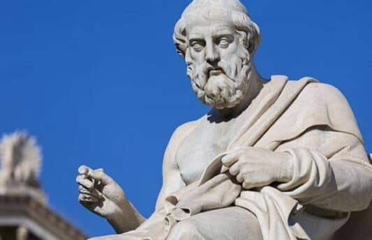 اشهر مقولة فلسفية :

عندما قال سقراط : ما سيقوله أفلاطون خاطئ
فرد أفلاطون : ما قاله سقراط صحيح