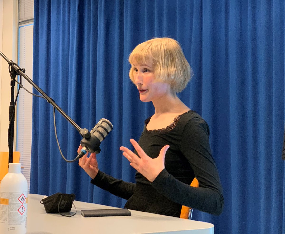 Iida Rauman kirja "Hävitys" Finlandia-palkintoehdokkaana! Iida vieraili podcastissani keväällä. Hän osaa erinomaisesti kuvata ongelmia, jotka johtuvat siitä, että ihmisten välinen kommunikaatio ei onnistu. 

open.spotify.com/episode/4p5wi4…