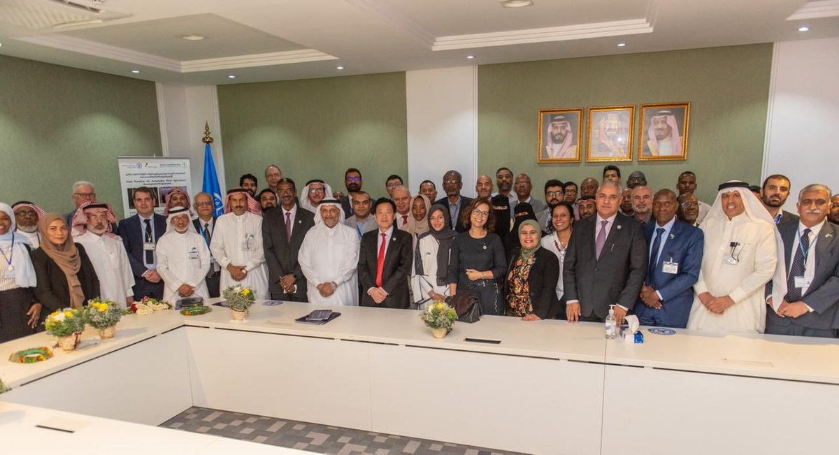 FAOSaudiArabia's tweet photo. We are honoured to receive our @FAODG, @FAOScienceChief, @FAOADG_NENA today.  The SRAD project products of coffee, honey, rose water and other products appreciated from all regions. https://t.co/3B2EGRSvAR