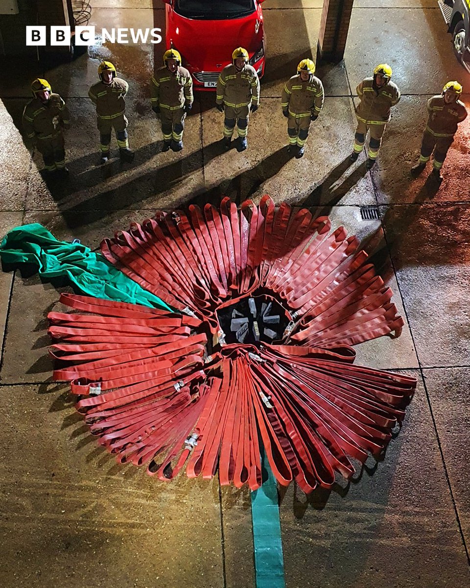 looknorthBBC's tweet photo. The crew from Alford Fire Station have created this Remembrance day tribute all using their equipment including blankets, disposable sheets, and hoses ❤️️
More tributes here: https://t.co/AVMPgd8Efo https://t.co/s3G7qjmHpT